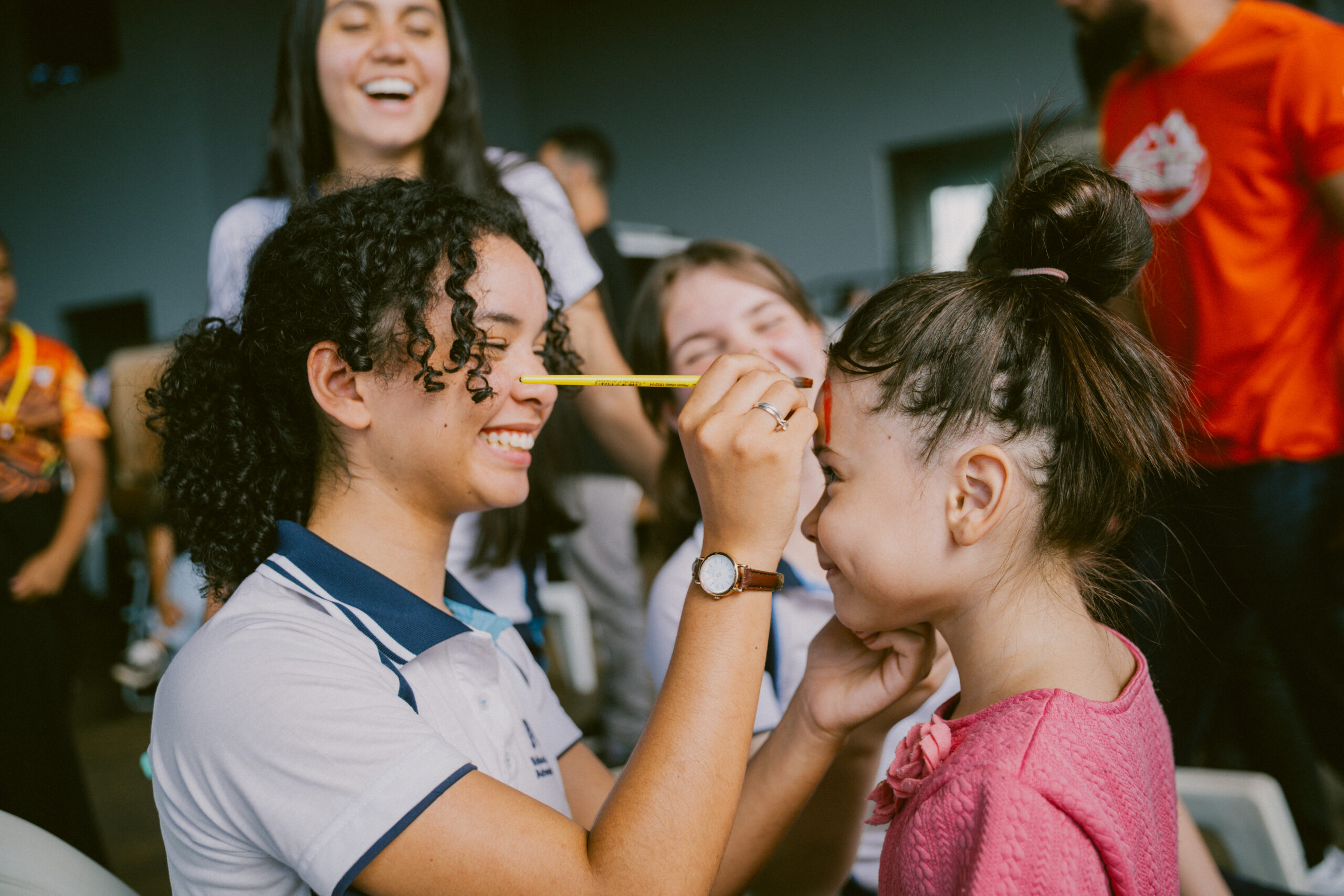 Momento de pintura fez a alegria dos pequenos (Foto: Marketing IABC)